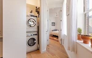 Romantic Downtown Hideaway on Colonial Lake - Charleston, South Carolina