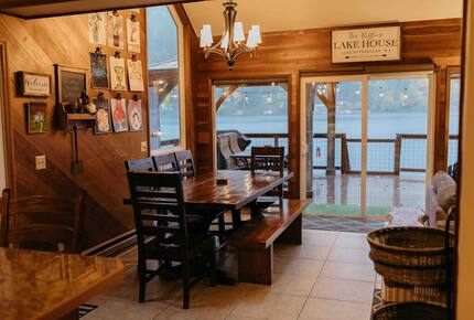 Lake Sutherland Hideaway with Mountain Views - Port Angeles, Washington