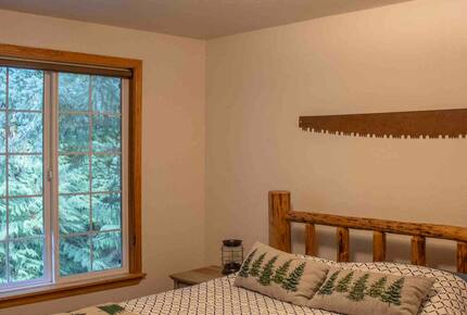 Lake Sutherland Hideaway with Mountain Views - Port Angeles, Washington