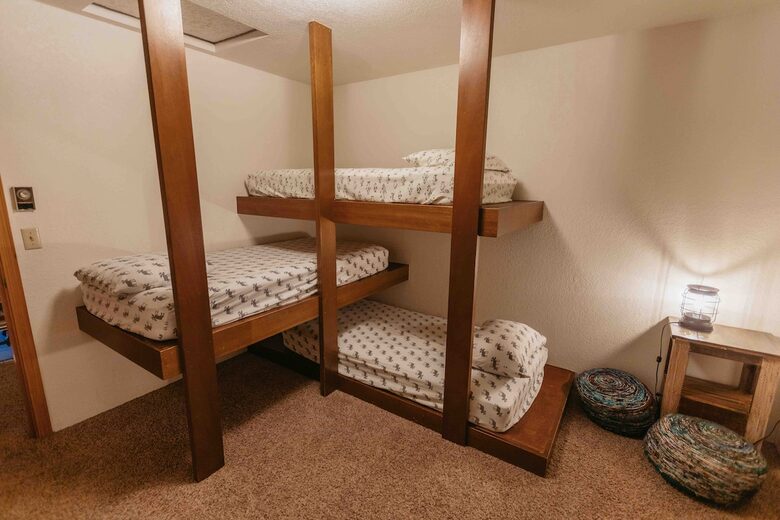 Lake Sutherland Hideaway with Mountain Views - Port Angeles, Washington