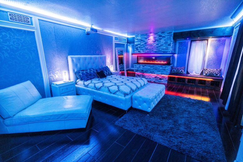 Smart Home Retreat Surrounded by Box Canyon Beauty - Los Angeles County, California