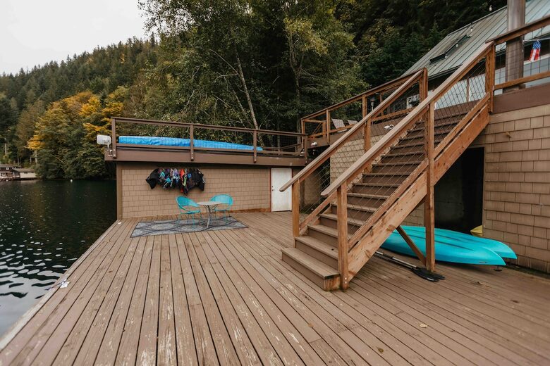 Lake Sutherland Hideaway with Mountain Views - Port Angeles, Washington