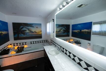 Smart Home Retreat Surrounded by Box Canyon Beauty - Los Angeles County, California