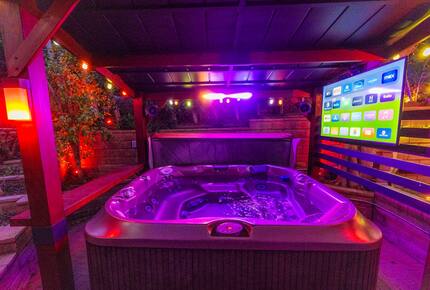 Smart Home Retreat Surrounded by Box Canyon Beauty - Los Angeles County, California