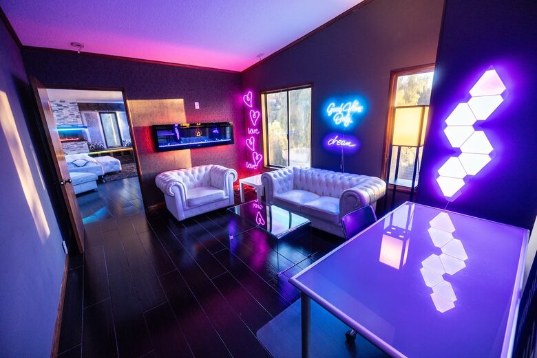 Smart Home Retreat Surrounded by Box Canyon Beauty - Los Angeles County, California