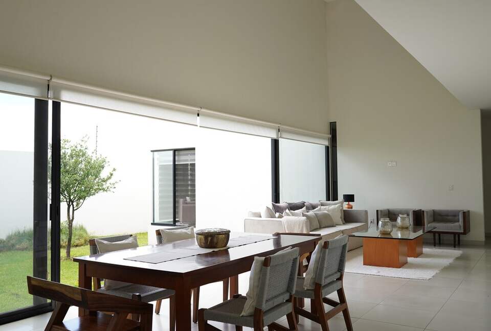 Stylish Contemporary Stay with Ample Outdoor Living - León, Mexico