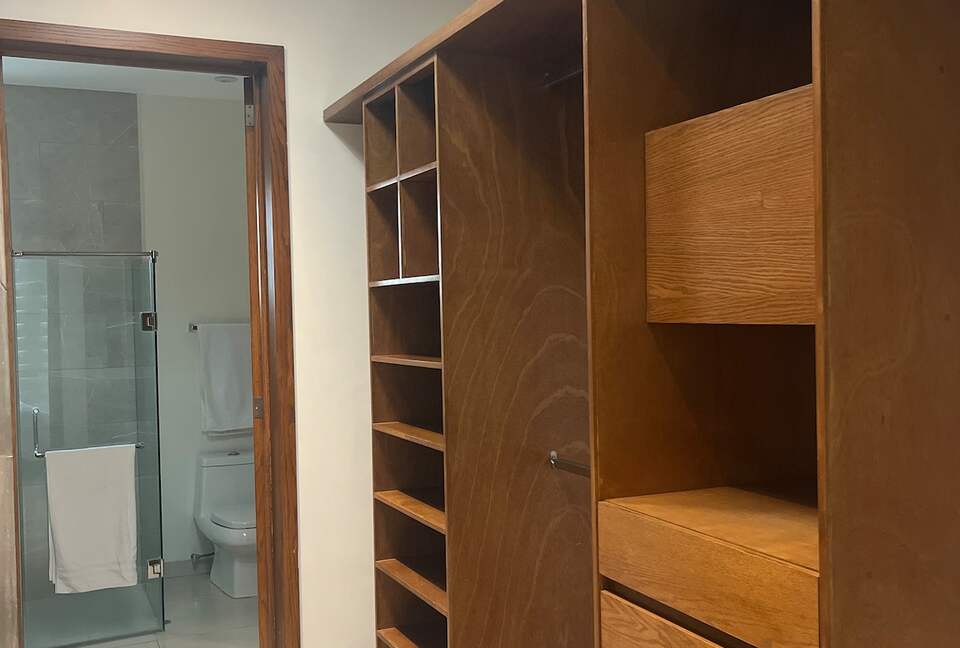 Stylish Contemporary Stay with Ample Outdoor Living - León, Mexico