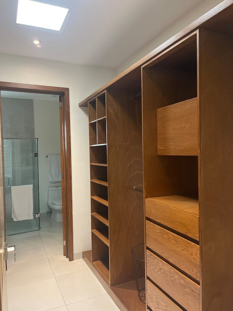 Stylish Contemporary Stay with Ample Outdoor Living - León, Mexico