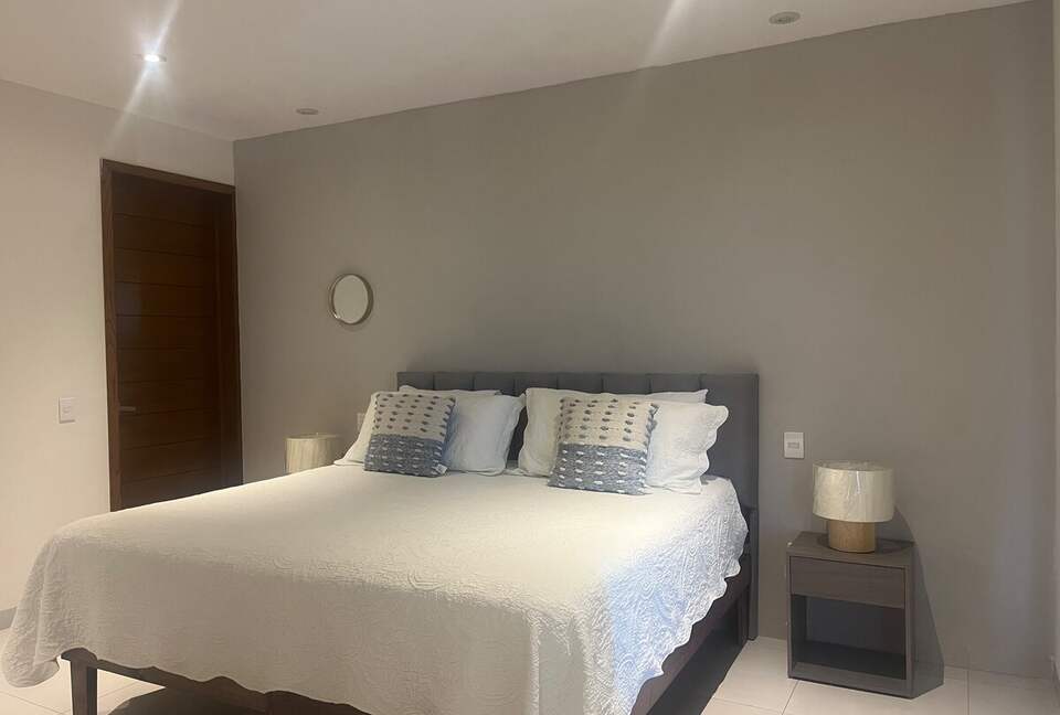 Stylish Contemporary Stay with Ample Outdoor Living - León, Mexico