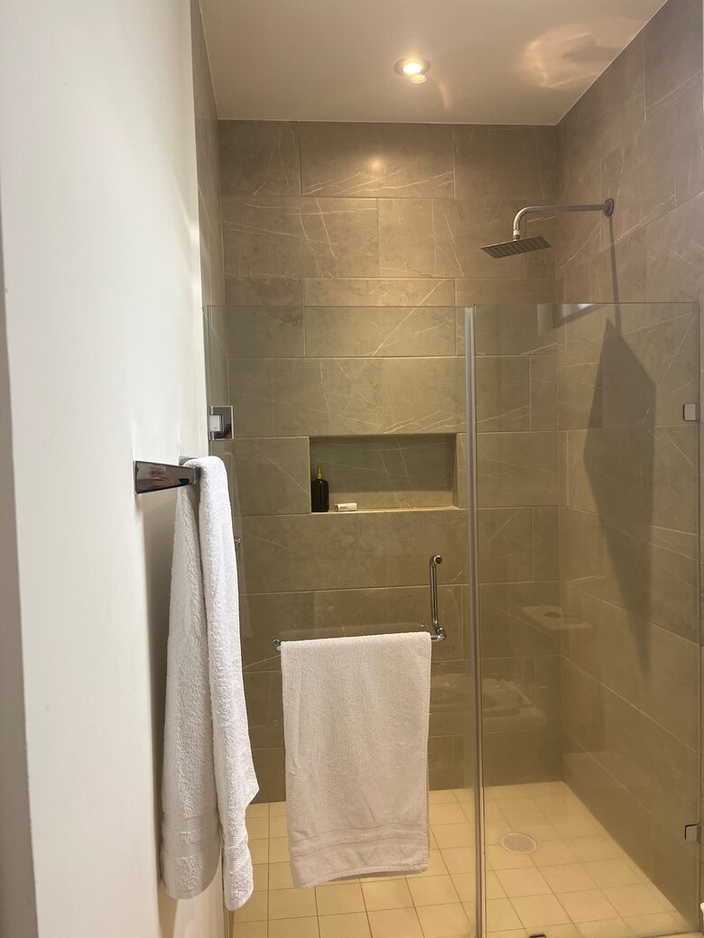 Stylish Contemporary Stay with Ample Outdoor Living - León, Mexico