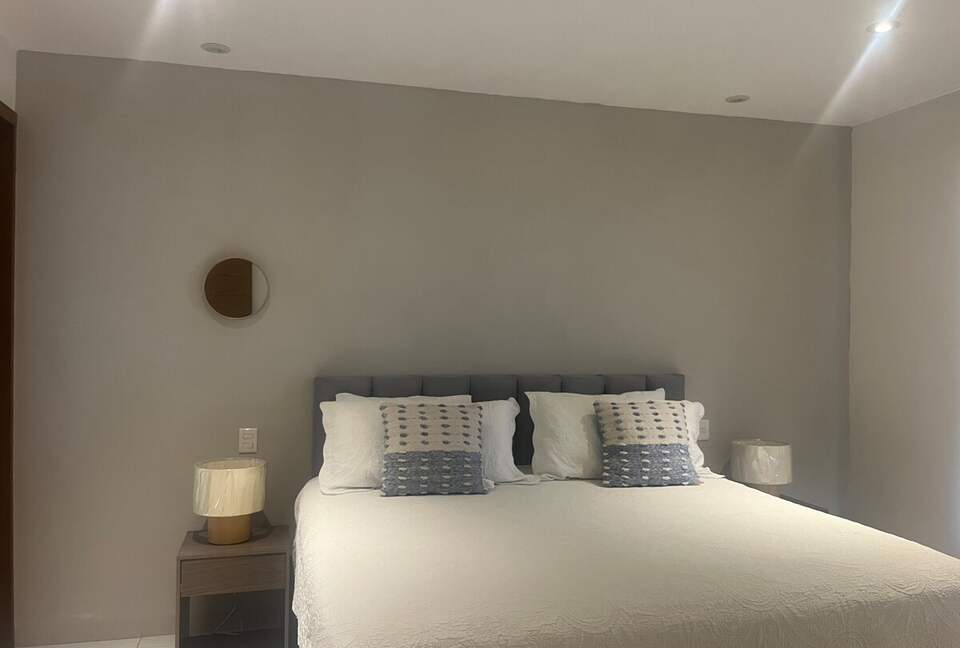 Stylish Contemporary Stay with Ample Outdoor Living - León, Mexico