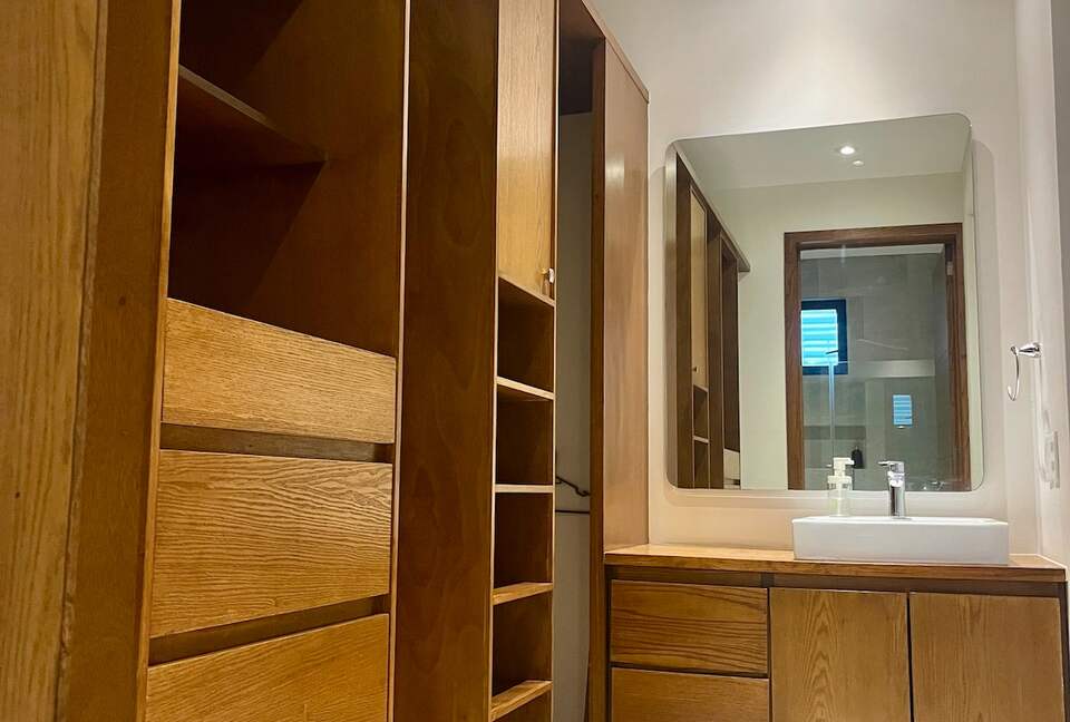 Stylish Contemporary Stay with Ample Outdoor Living - León, Mexico