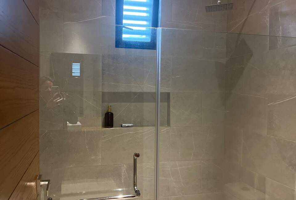 Stylish Contemporary Stay with Ample Outdoor Living - León, Mexico