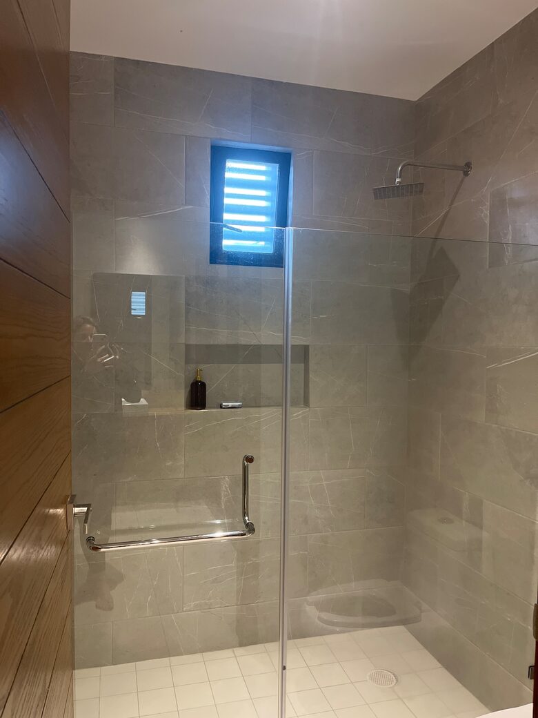 Stylish Contemporary Stay with Ample Outdoor Living - León, Mexico