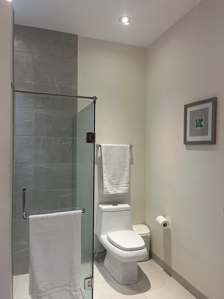 Stylish Contemporary Stay with Ample Outdoor Living - León, Mexico