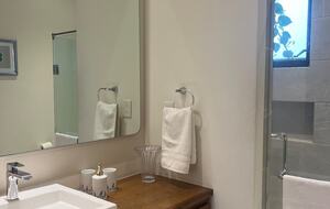 Stylish Contemporary Stay with Ample Outdoor Living - León, Mexico