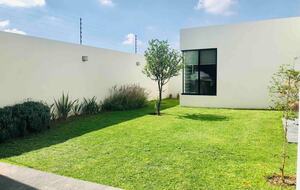 Stylish Contemporary Stay with Ample Outdoor Living - León, Mexico