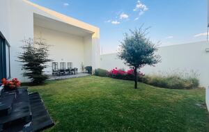 Stylish Contemporary Stay with Ample Outdoor Living - León, Mexico