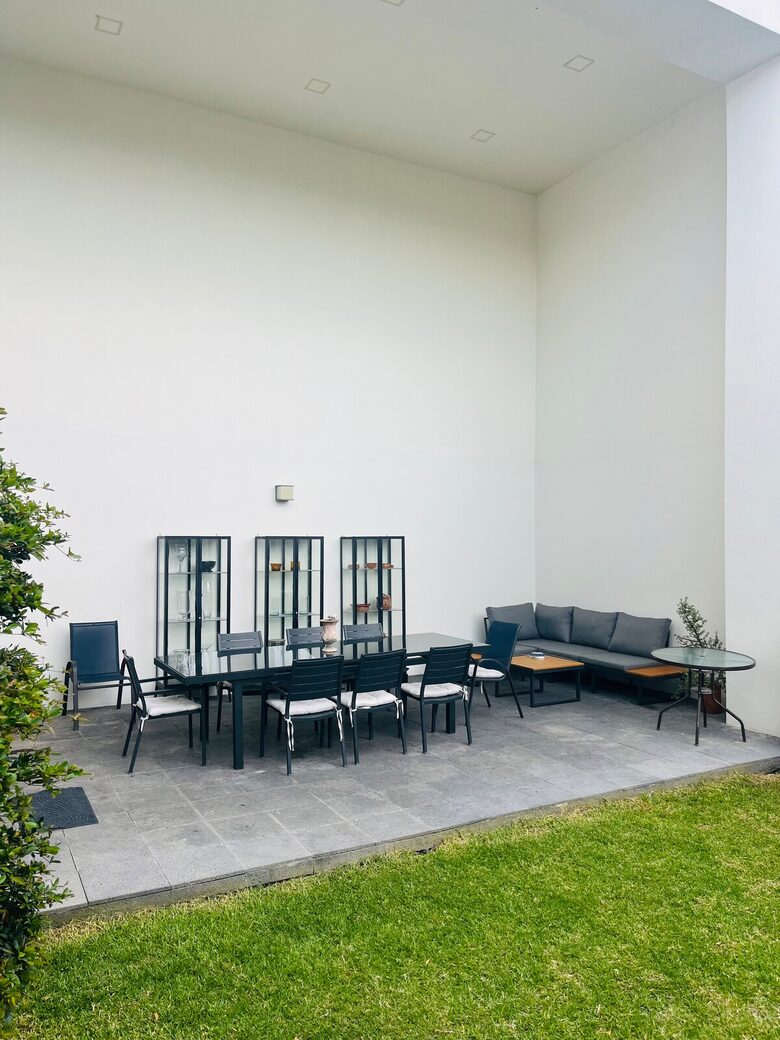 Stylish Contemporary Stay with Ample Outdoor Living - León, Mexico