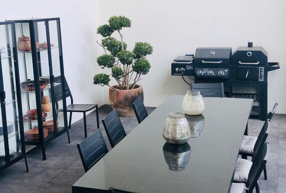 Stylish Contemporary Stay with Ample Outdoor Living - León, Mexico