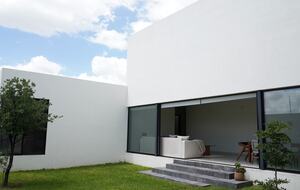 Stylish Contemporary Stay with Ample Outdoor Living - León, Mexico