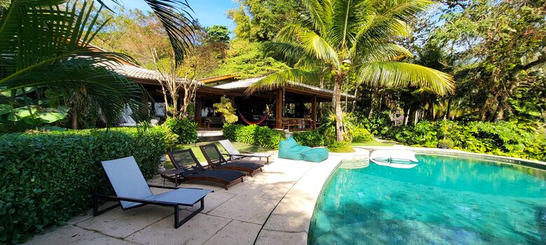 Sunset Elegance on Baía da Praia do Julião - Ilhabela, Brazil