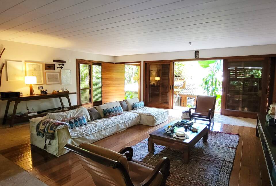 Sunset Elegance on Baía da Praia do Julião - Ilhabela, Brazil