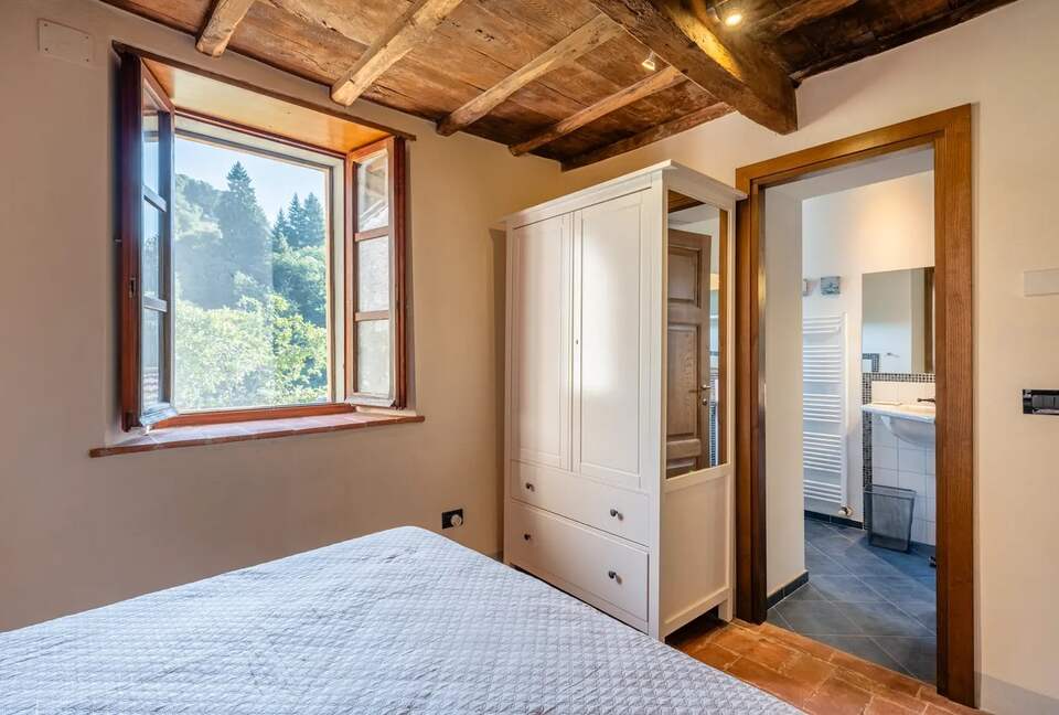 Refined Escape Surrounded by the Tuscan Hills - Coreglia Antelminelli, Italy