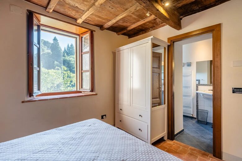 Refined Escape Surrounded by the Tuscan Hills - Coreglia Antelminelli, Italy