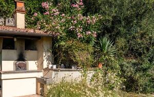 Refined Escape Surrounded by the Tuscan Hills - Coreglia Antelminelli, Italy