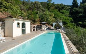 Refined Escape Surrounded by the Tuscan Hills - Coreglia Antelminelli, Italy