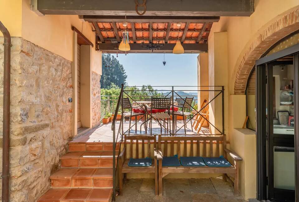 Refined Escape Surrounded by the Tuscan Hills - Coreglia Antelminelli, Italy