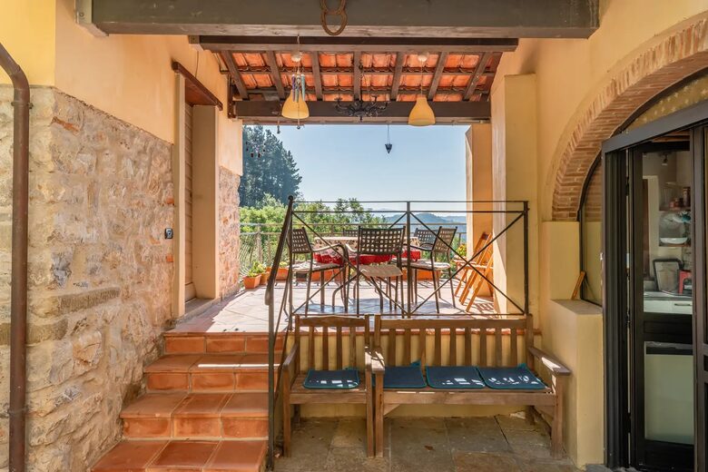 Refined Escape Surrounded by the Tuscan Hills - Coreglia Antelminelli, Italy