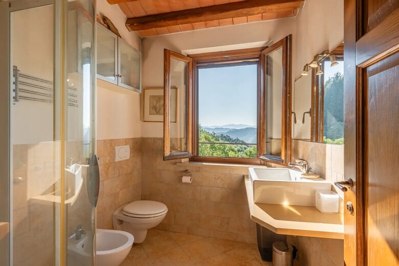 Refined Escape Surrounded by the Tuscan Hills - Coreglia Antelminelli, Italy