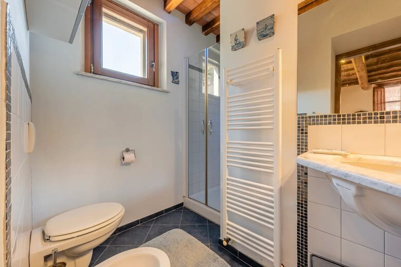 Refined Escape Surrounded by the Tuscan Hills - Coreglia Antelminelli, Italy