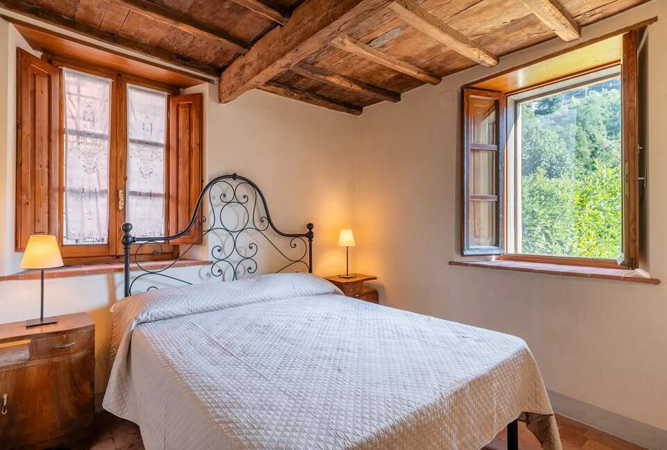 Refined Escape Surrounded by the Tuscan Hills - Coreglia Antelminelli, Italy