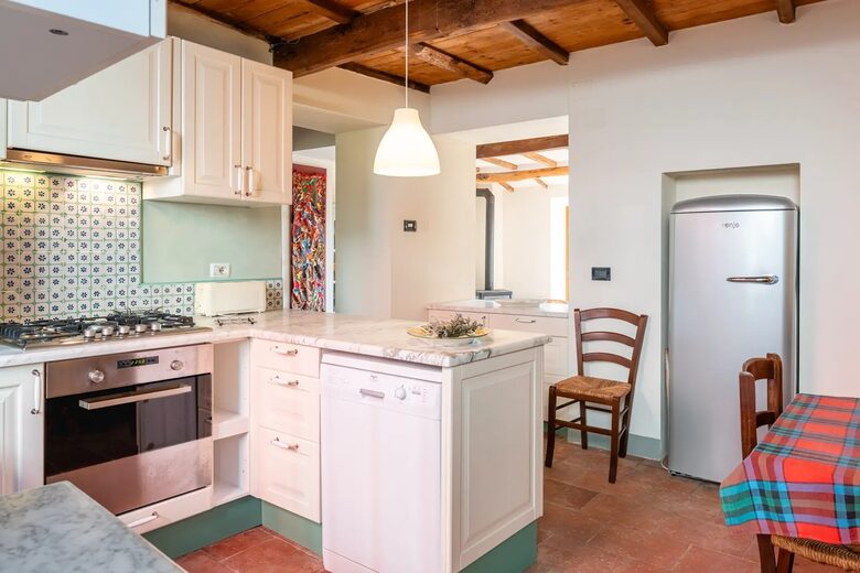 Refined Escape Surrounded by the Tuscan Hills - Coreglia Antelminelli, Italy