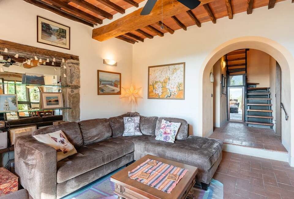 Refined Escape Surrounded by the Tuscan Hills - Coreglia Antelminelli, Italy