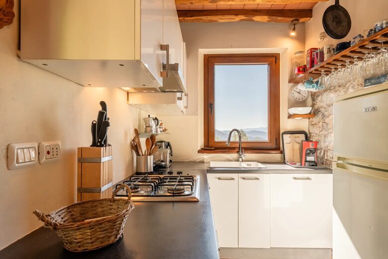 Refined Escape Surrounded by the Tuscan Hills - Coreglia Antelminelli, Italy