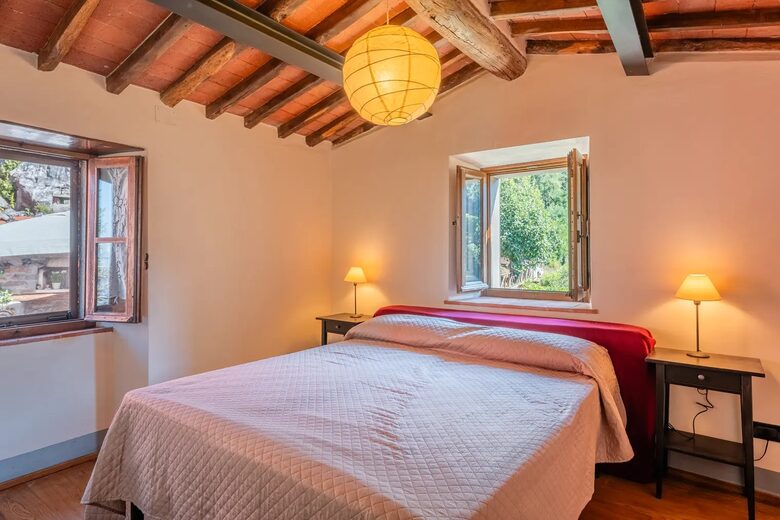 Refined Escape Surrounded by the Tuscan Hills - Coreglia Antelminelli, Italy