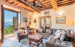 Refined Escape Surrounded by the Tuscan Hills - Coreglia Antelminelli, Italy