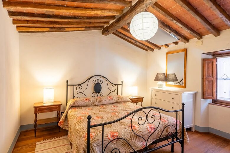 Refined Escape Surrounded by the Tuscan Hills - Coreglia Antelminelli, Italy