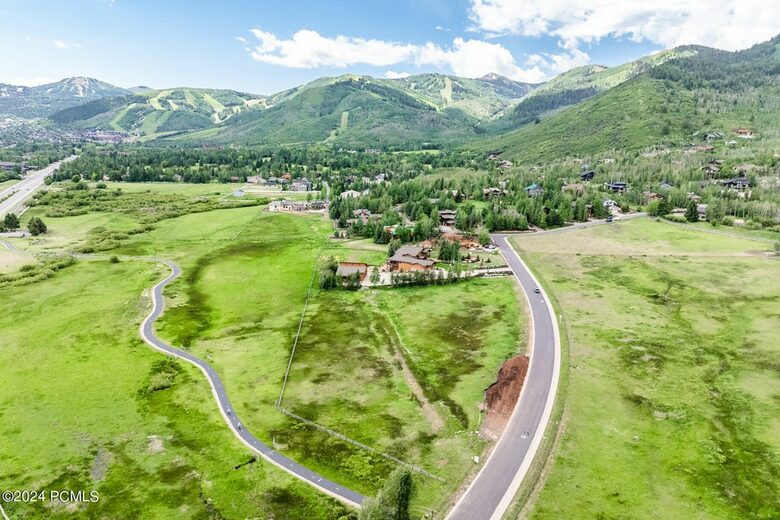 Alpine Grandeur | A World-Class Park City Estate - Park City, Utah