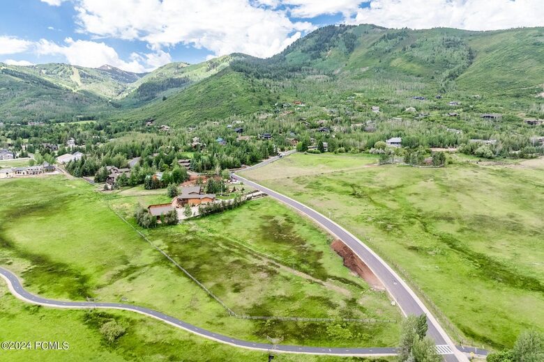 Alpine Grandeur | A World-Class Park City Estate - Park City, Utah