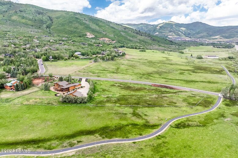 Alpine Grandeur | A World-Class Park City Estate - Park City, Utah