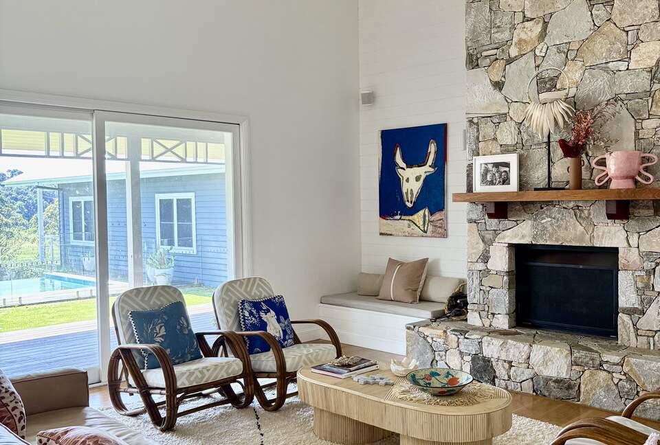 Hilltop Retreat with Infinity Pool and Tennis Court - Myocum, Australia