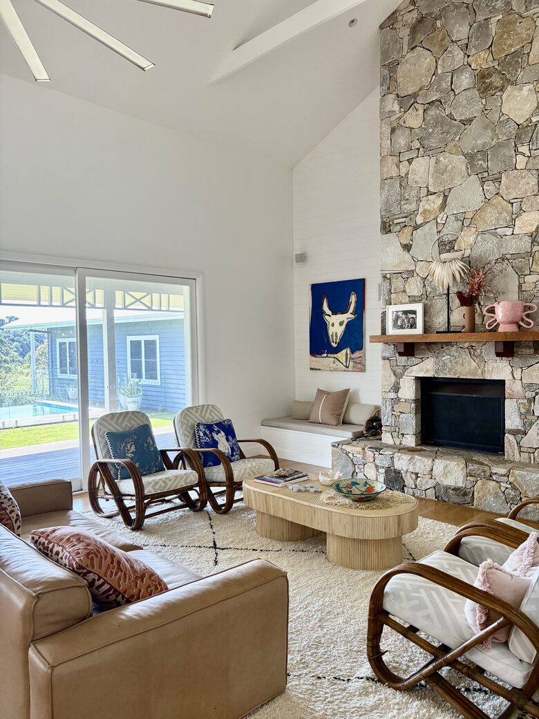 Hilltop Retreat with Infinity Pool and Tennis Court - Myocum, Australia