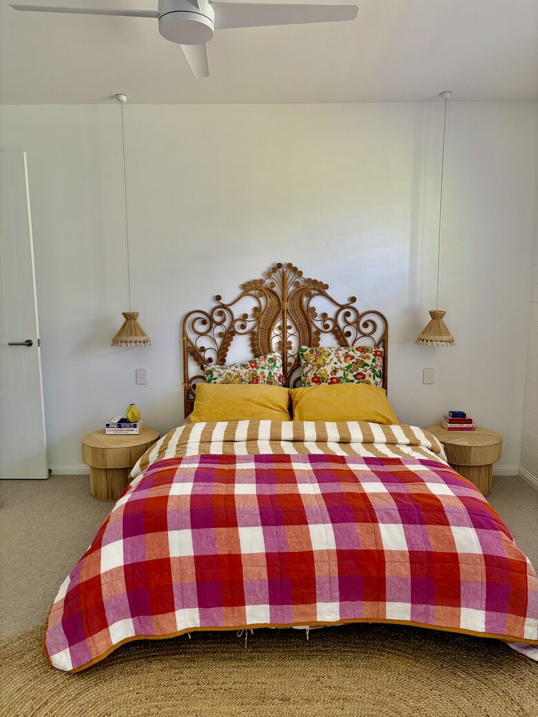 Hilltop Retreat with Infinity Pool and Tennis Court - Myocum, Australia