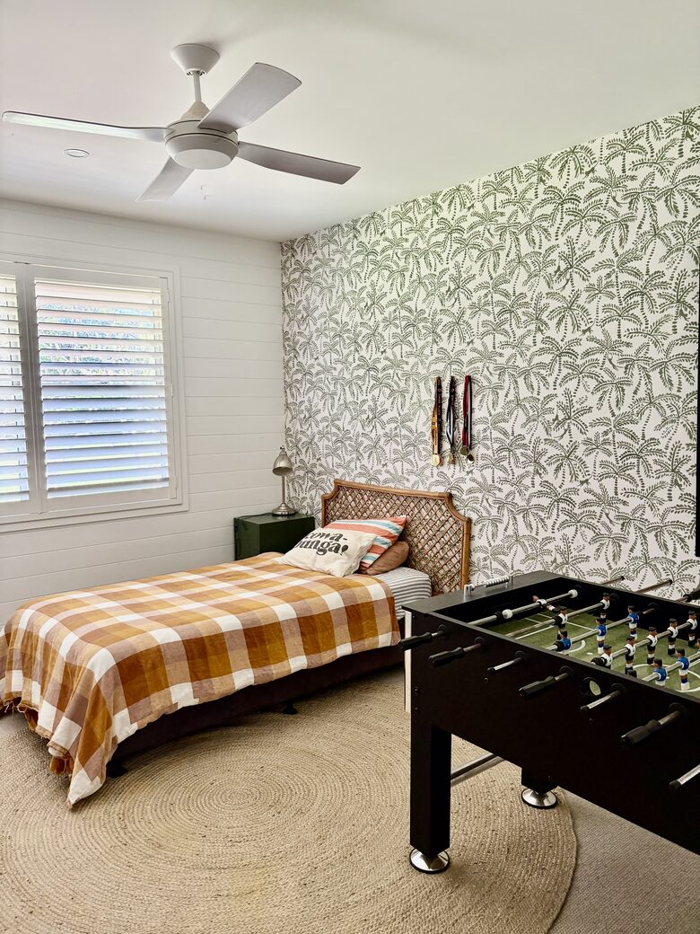 Hilltop Retreat with Infinity Pool and Tennis Court - Myocum, Australia