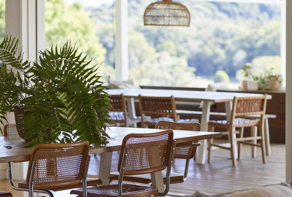 Hilltop Retreat with Infinity Pool and Tennis Court - Myocum, Australia